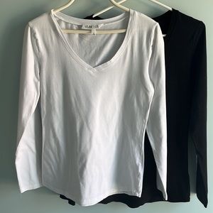 Planet Gold Long Sleeve Tee’s TWO PACK- ONE BLACK AND ONE WHITE SIZE LARGE